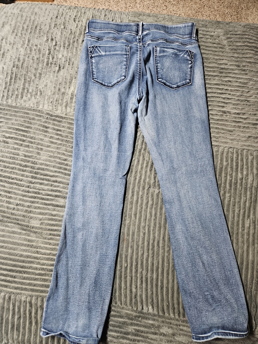 Apt. 9 Light Blue Straight-Leg Women's Jeans - Picture 5 of 6